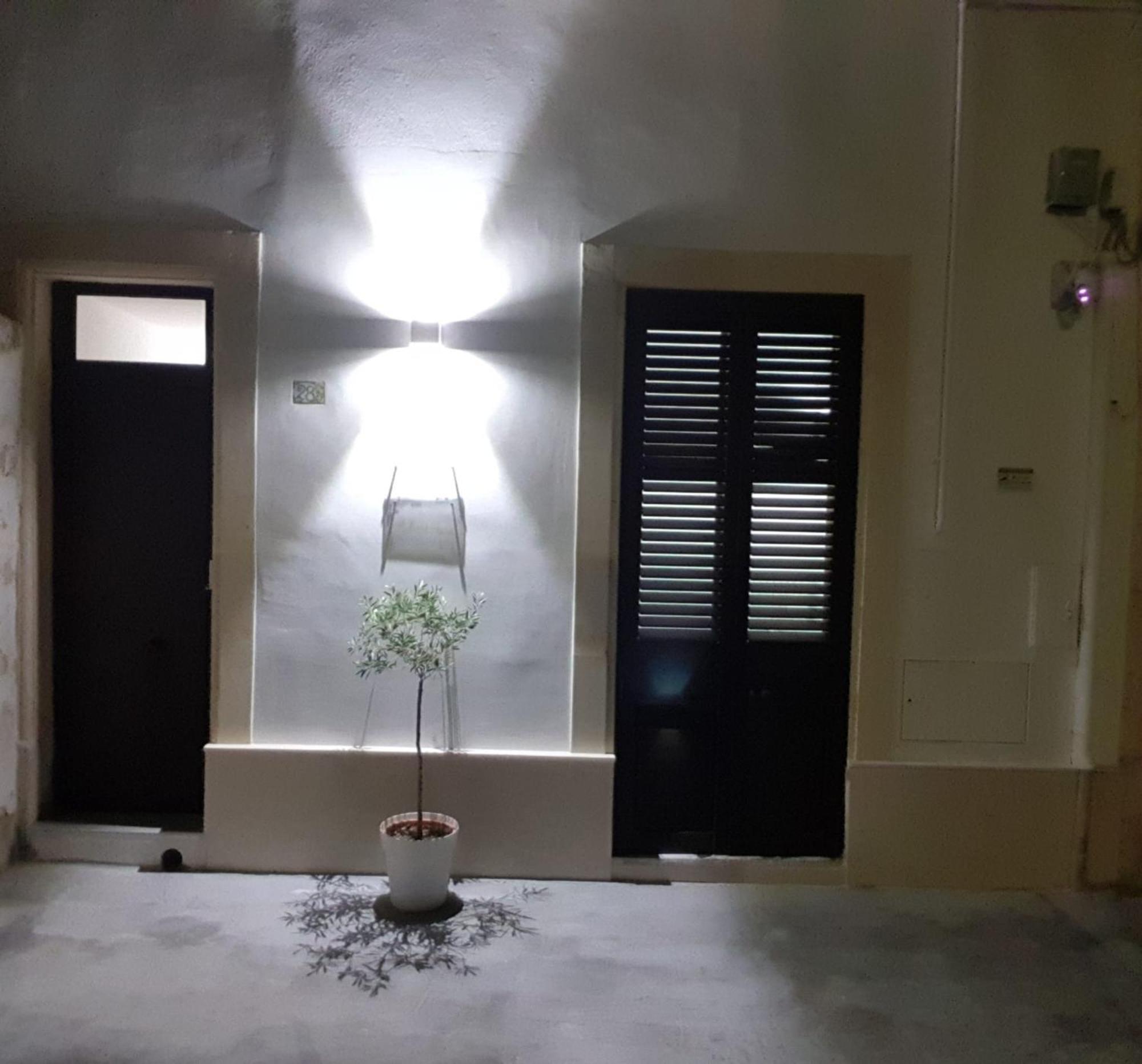 Appartement Il Cortile Segreto - Con Parcheggio Privato à Lecce Extérieur photo